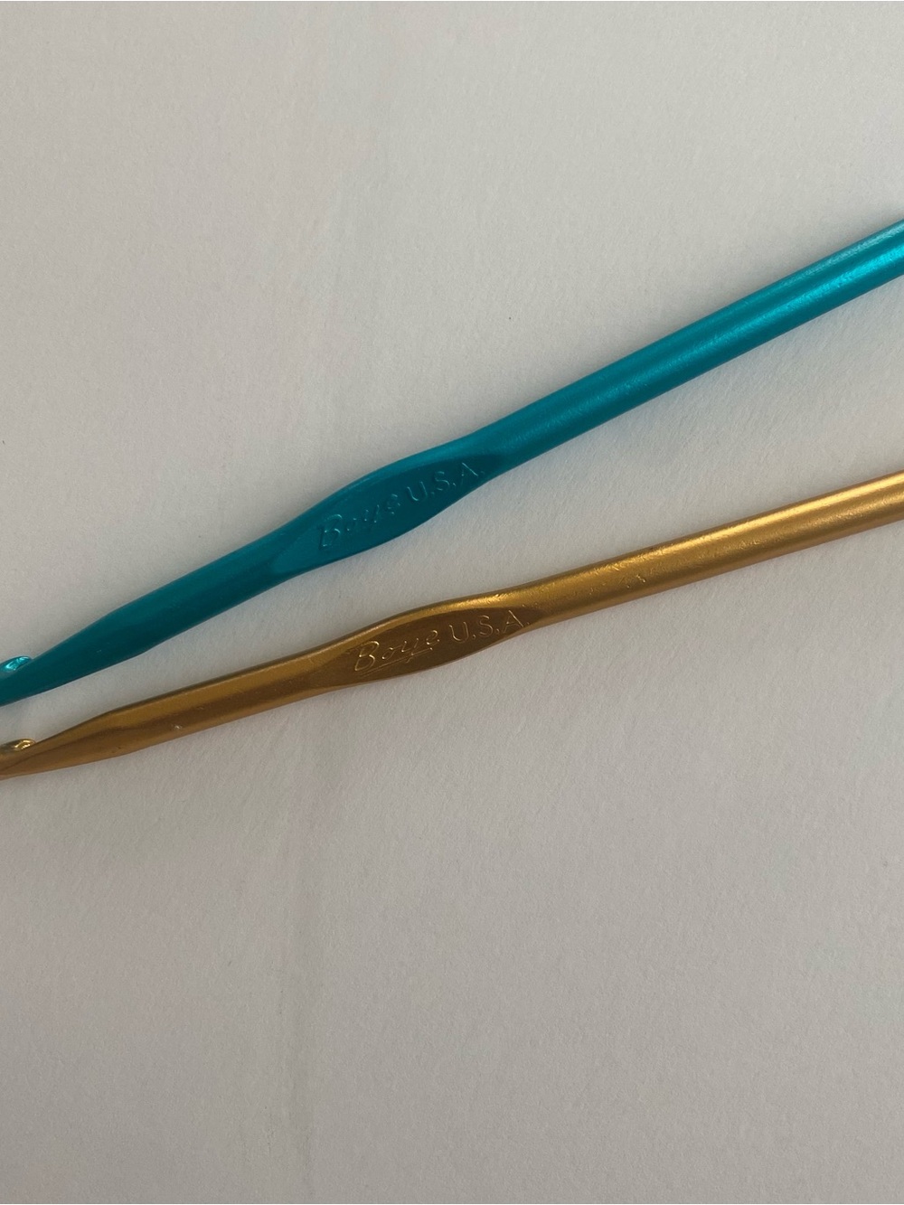 Boye USA Metallic Crochet Hooks in Teal and Gold